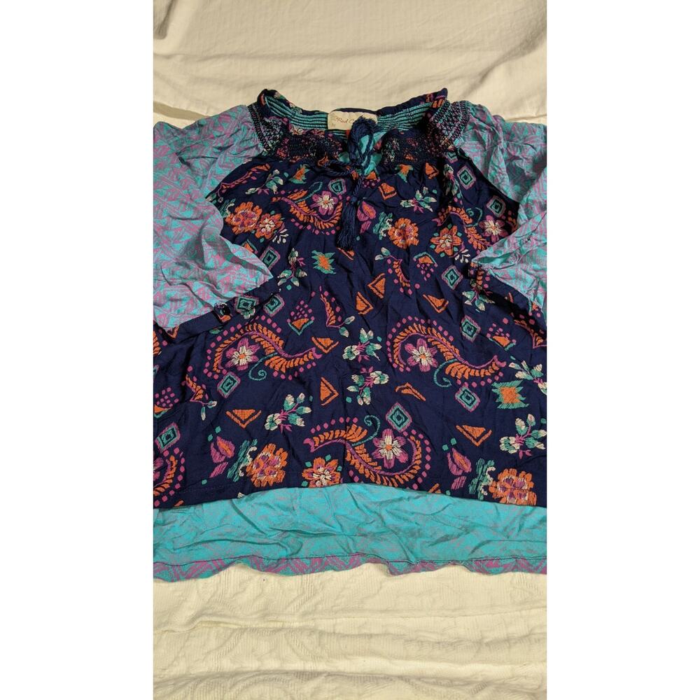 Red Camel Girls Sz. XL Blue Multi Design Blouse. Lightweight, Pretty